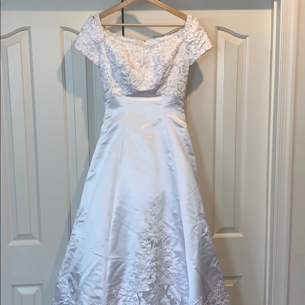White elegant wedding dress